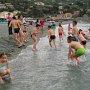 29_la temperatura dell’acqua non importa: tutti a nuotare!