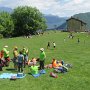 Ci si sposta sul pratone centrale, al sole