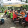 Si brinda in attesa dei famosi gnocchetti al formaggio di Adriana.