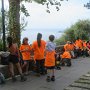finalmente arrivati sul piazzale della chiesa di S. Ambrogio. Ci si riposa